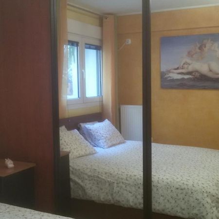 Quiet Apartment In Plaka Афіни Екстер'єр фото